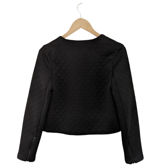 π$5 or free with bundleπ Quilted zip jacket blazer - Picture 2 of 5